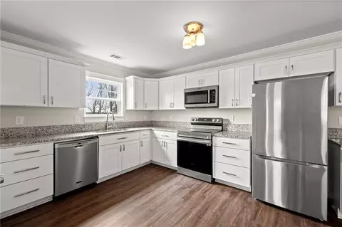 Kitchen - 7596 Lula Rd, Lula, GA 30554 photo 3 of 4
