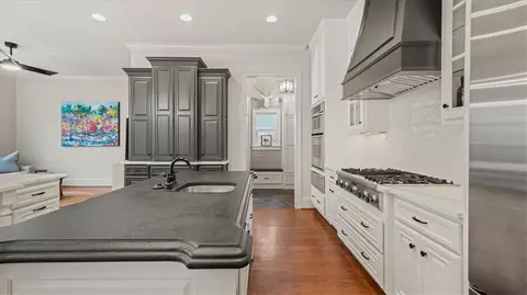 Kitchen - 1716 Granger Ct, Chamblee, GA 30341 photo 4 of 6