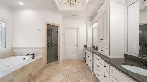 Bath - 1716 Granger Ct, Chamblee, GA 30341 photo 2 of 11