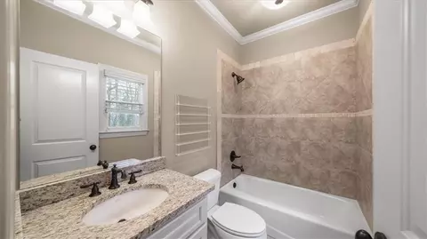 Bath - 1716 Granger Ct, Chamblee, GA 30341 photo 6 of 11