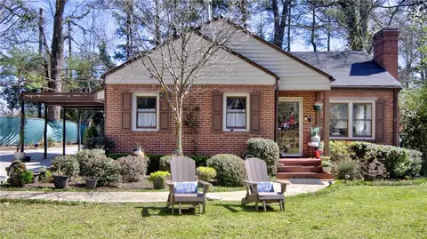 453 Woodhaven Dr, Decatur, GA 30030
