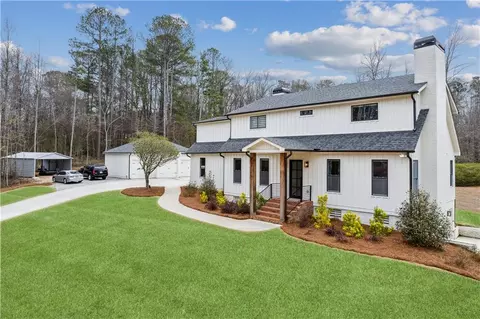 Exterior - 2885 Mountain Rd, Milton, GA 30004 photo 3 of 11