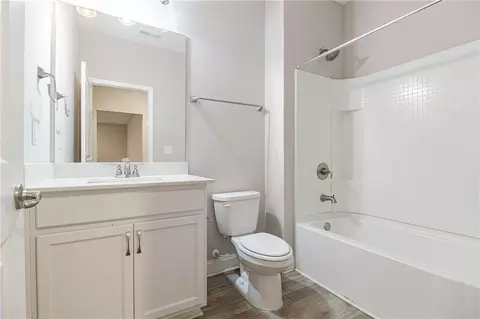 Bath - 72 Hidden Pines Cir, Pendergrass, GA 30567 photo 3 of 9