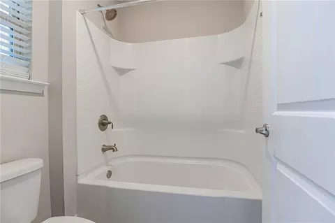 Bath - 72 Hidden Pines Cir, Pendergrass, GA 30567 photo 2 of 9