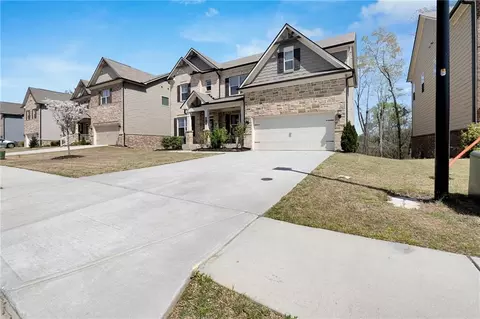 215 Henson Farm Dr, Loganville, GA 30052