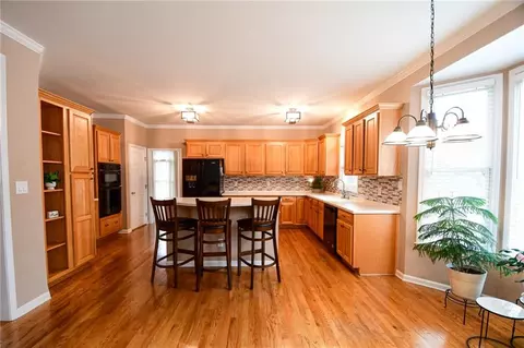 Dining - 100 Bennington Pass, Tyrone, GA 30290 photo 4 of 5