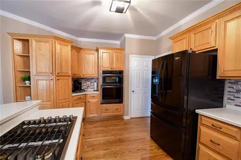 Kitchen - 100 Bennington Pass, Tyrone, GA 30290 photo 5 of 8
