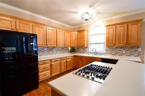 Kitchen - 100 Bennington Pass, Tyrone, GA 30290 photo 4 of 8