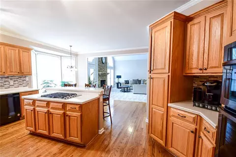 Kitchen - 100 Bennington Pass, Tyrone, GA 30290 photo 6 of 8