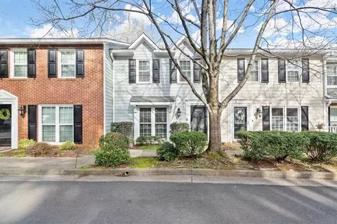 103 Courtyard Ter, Roswell, GA 30075