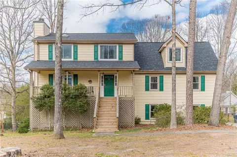 649 Oak Moss Dr, Lawrenceville, GA 30043