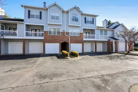 906 Vinings Forest Ln, Smyrna, GA 30080