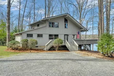 3184 Lake Ranch Dr, Gainesville, GA 30506