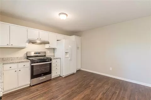 Kitchen - 15 Jeriana Dr, Hampton, GA 30228 photo 3 of 4