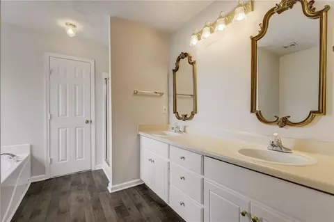 Bath - 50 Joy Cir, Covington, GA 30016 photo 2 of 3