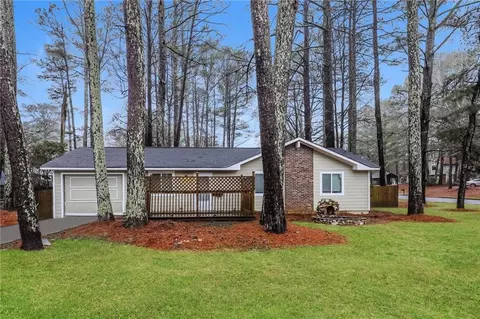 8977 Gatewood Dr, Jonesboro, GA 30238