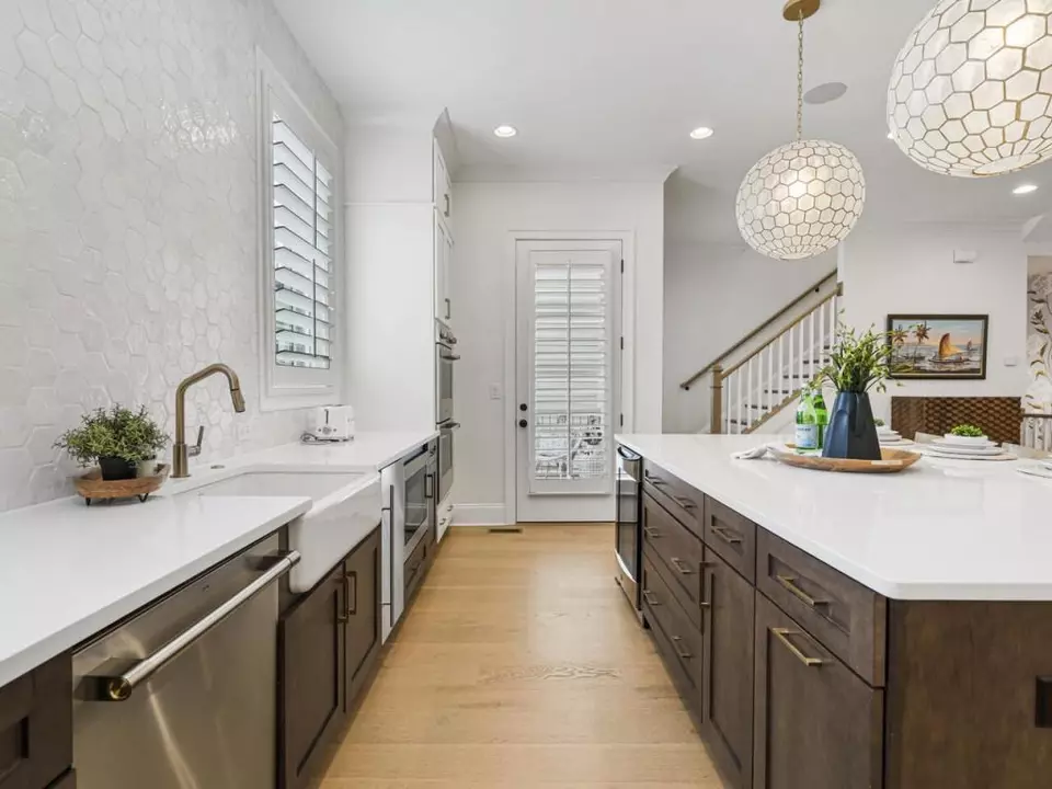 Bath - 345 Rowes Cir, Alpharetta, GA 30009 photo 2 of 5