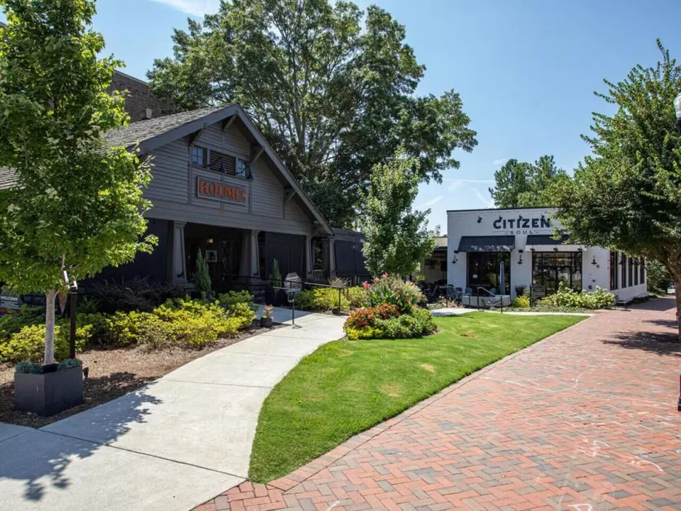 Exterior - 345 Rowes Cir, Alpharetta, GA 30009 photo 18 of 26