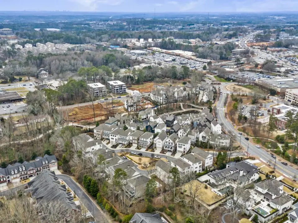 View/Area - 345 Rowes Cir, Alpharetta, GA 30009 photo 3 of 9