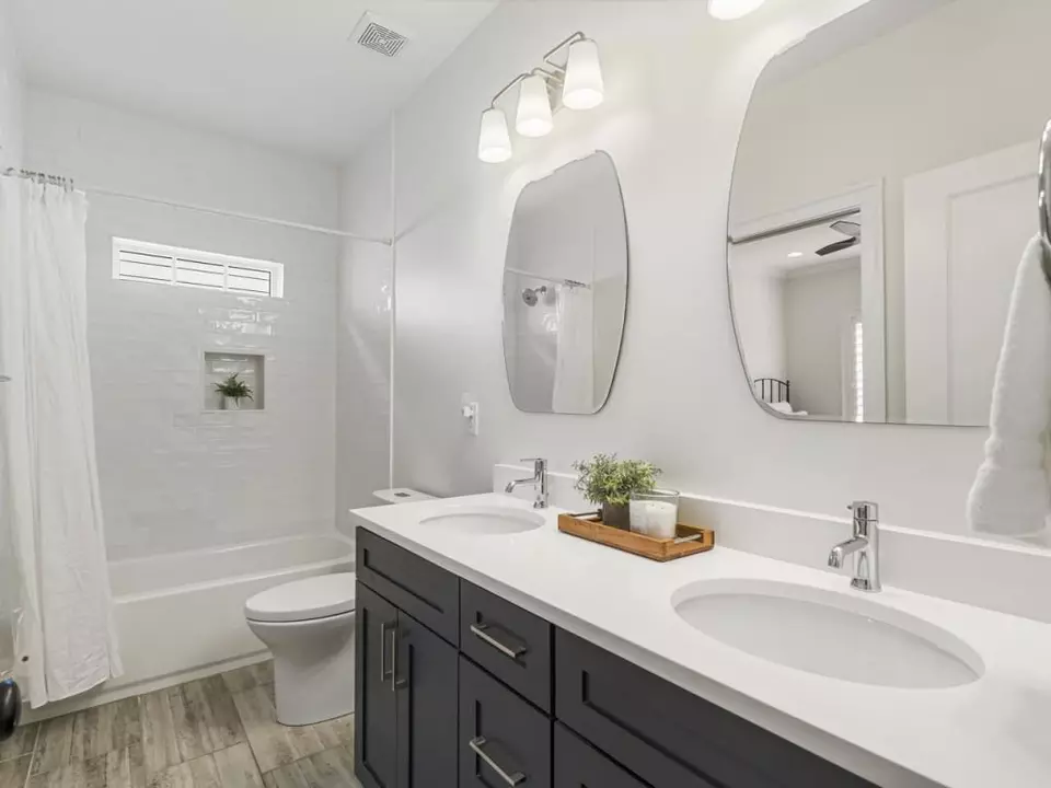 Bath - 345 Rowes Cir, Alpharetta, GA 30009 photo 5 of 5