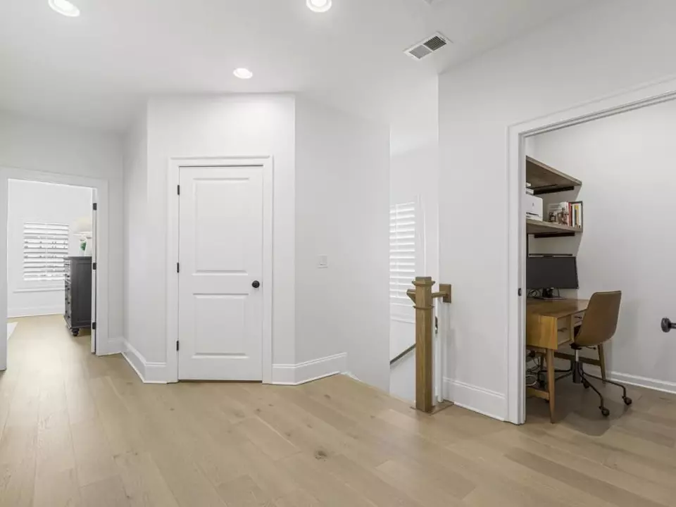 Entry Way - 345 Rowes Cir, Alpharetta, GA 30009 photo 3 of 3