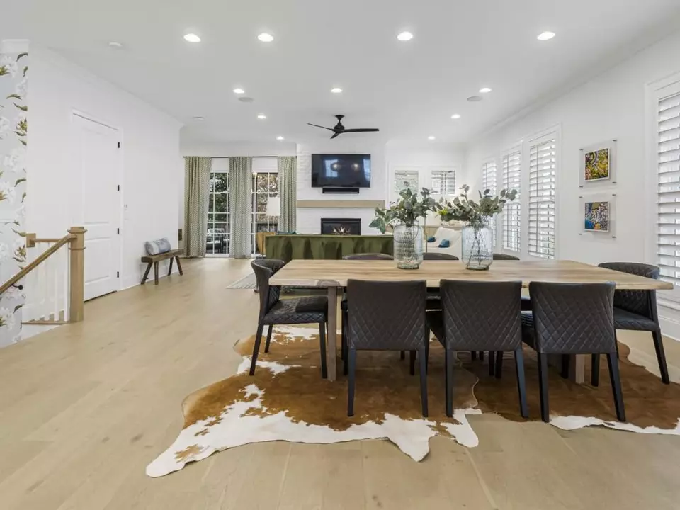 Dining - 345 Rowes Cir, Alpharetta, GA 30009 photo 4 of 4