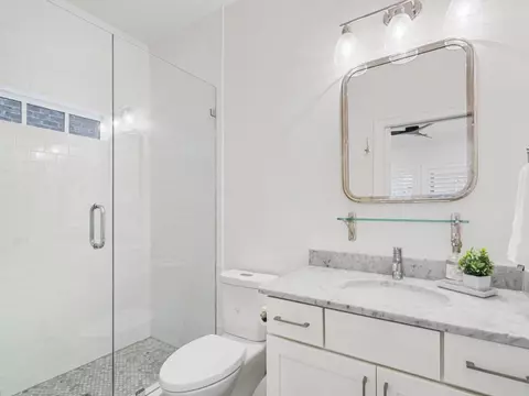 Bath - 345 Rowes Cir, Alpharetta, GA 30009 photo 1 of 5