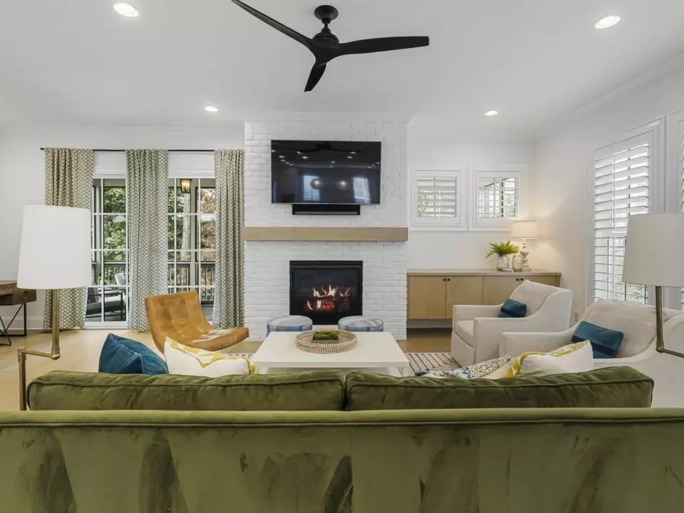 Living - 345 Rowes Cir, Alpharetta, GA 30009 photo 3 of 6