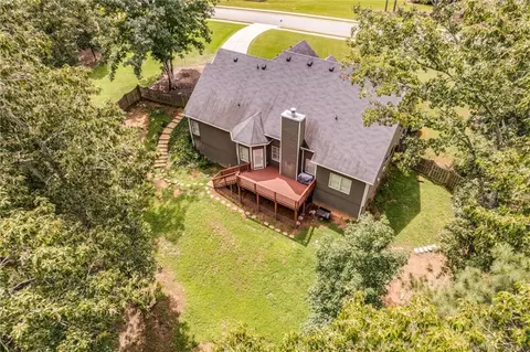 2858 Shadowstone Way, Winder, GA 30680 photo 4