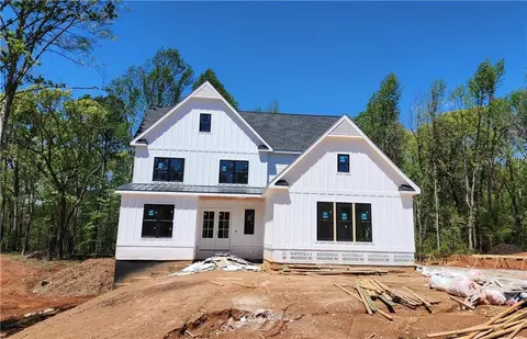 42 Gleneagles Way, Pendergrass, GA 30567