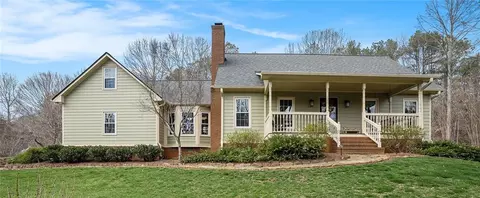 5239 Clinchem Falls Dr, Flowery Branch, GA 30542