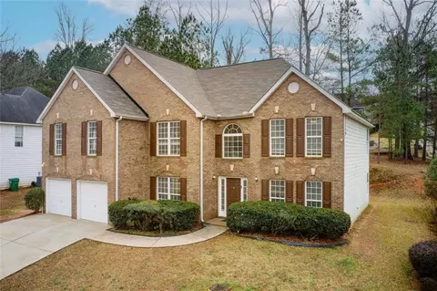 6013 Fairington Farms Ln, Lithonia, GA 30038