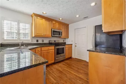 Kitchen - 4635 Chestatee Pointe Pointe, Gainesville, GA 30506 photo 1 of 3