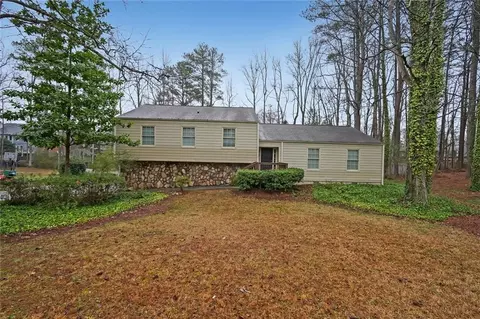 1999 Benthill Dr, Marietta, GA 30062