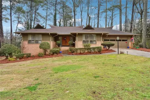 5532 Leather Stocking Ln, Stone Mountain, GA 30087