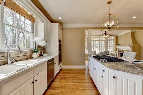 Kitchen - 412 Colonsay Ct, Duluth, GA 30097 photo 3 of 10