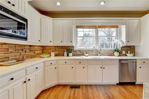 Kitchen - 412 Colonsay Ct, Duluth, GA 30097 photo 1 of 10
