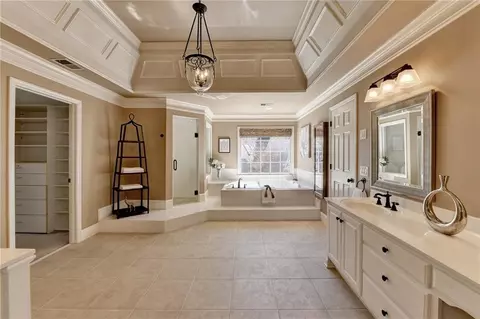 Bath - 412 Colonsay Ct, Duluth, GA 30097 photo 9 of 10
