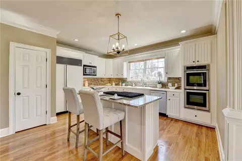 Kitchen - 412 Colonsay Ct, Duluth, GA 30097 photo 4 of 10