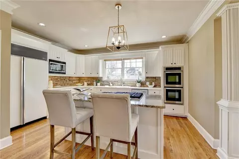 Kitchen - 412 Colonsay Ct, Duluth, GA 30097 photo 5 of 10