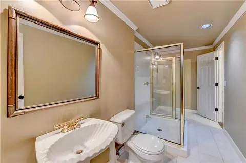Bath - 412 Colonsay Ct, Duluth, GA 30097 photo 10 of 10