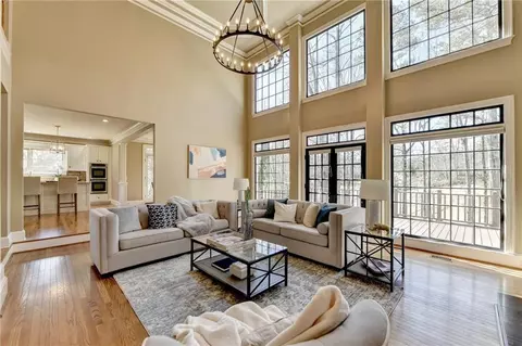 Living - 412 Colonsay Ct, Duluth, GA 30097 photo 11 of 22