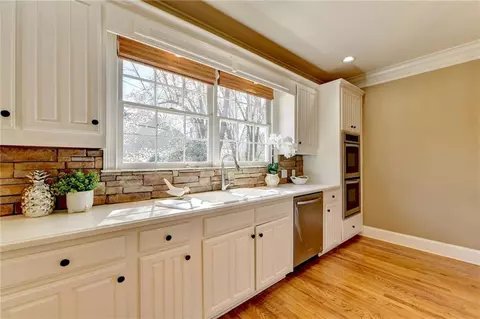 Kitchen - 412 Colonsay Ct, Duluth, GA 30097 photo 2 of 10