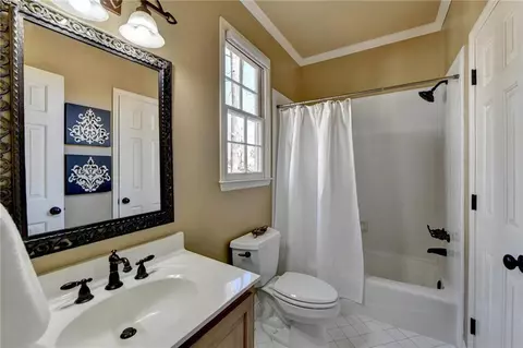 Bath - 412 Colonsay Ct, Duluth, GA 30097 photo 2 of 10