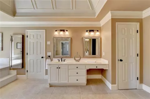 Bath - 412 Colonsay Ct, Duluth, GA 30097 photo 8 of 10