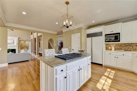 Kitchen - 412 Colonsay Ct, Duluth, GA 30097 photo 8 of 10
