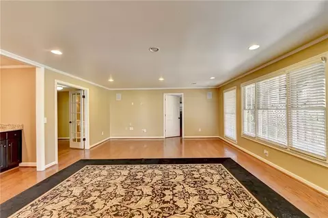 Living - 412 Colonsay Ct, Duluth, GA 30097 photo 21 of 22