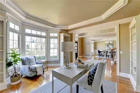 Living - 412 Colonsay Ct, Duluth, GA 30097 photo 2 of 22