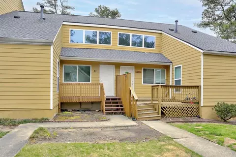 31 Sandalwood Cir, Lawrenceville, GA 30046