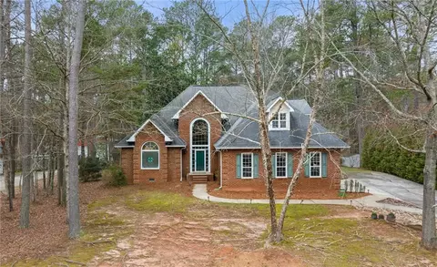 185 Lang Dr, Fayetteville, GA 30214